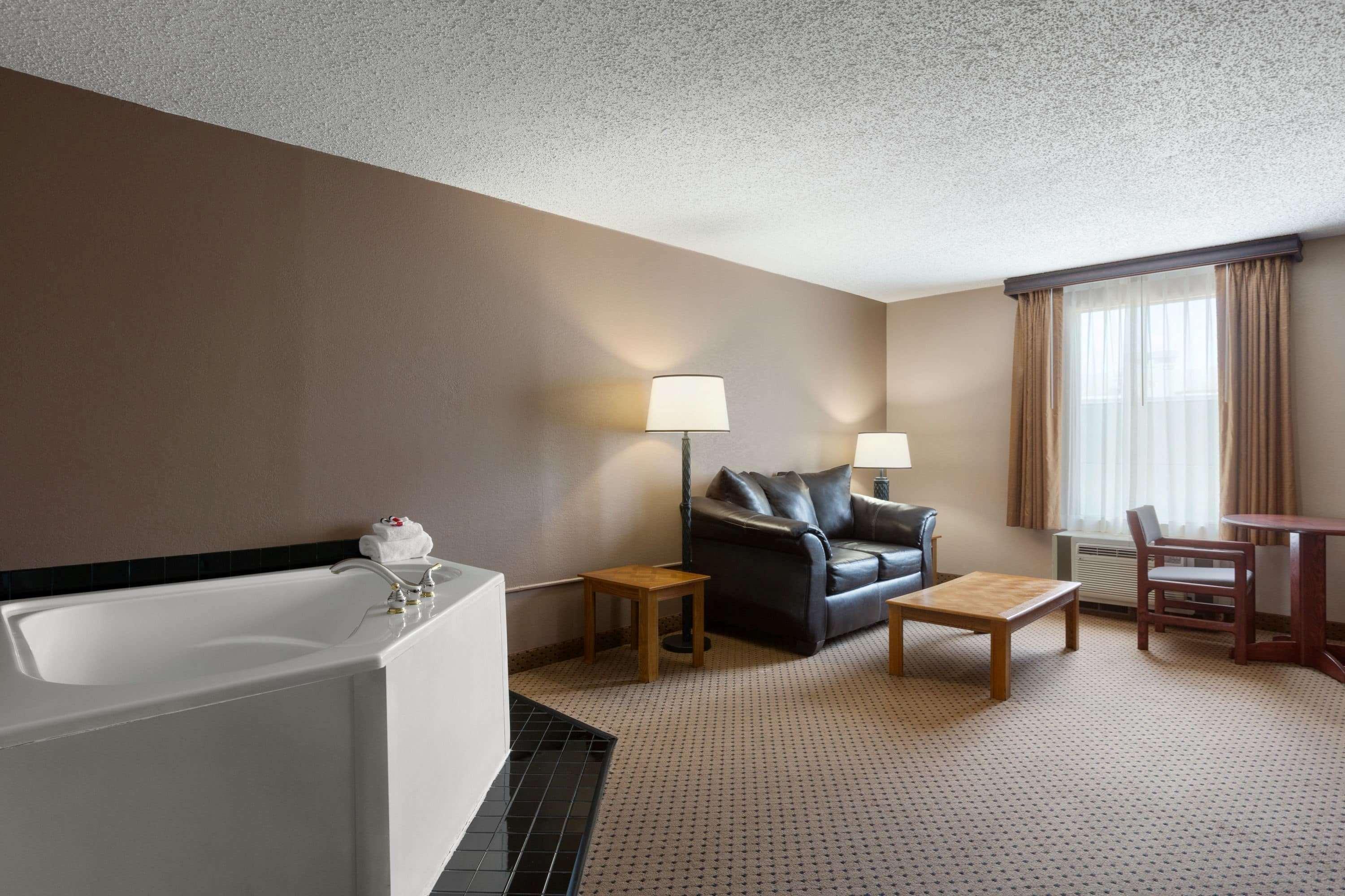 Baymont By Wyndham Mandan Bismarck Area Hotell Exteriör bild